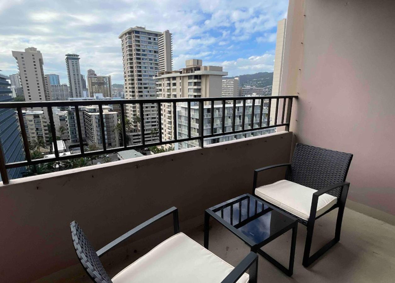 1414- Heart Of Waikiki With Kitchen - Free Parking - View Ferienhaus *
